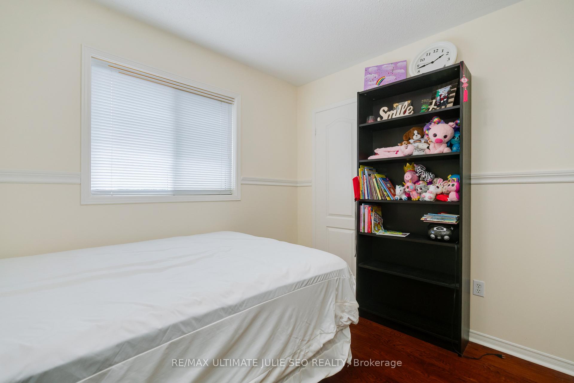 Photo 12 of 1129 Gossamer Drive, Pickering, Liverpool — HOMEH