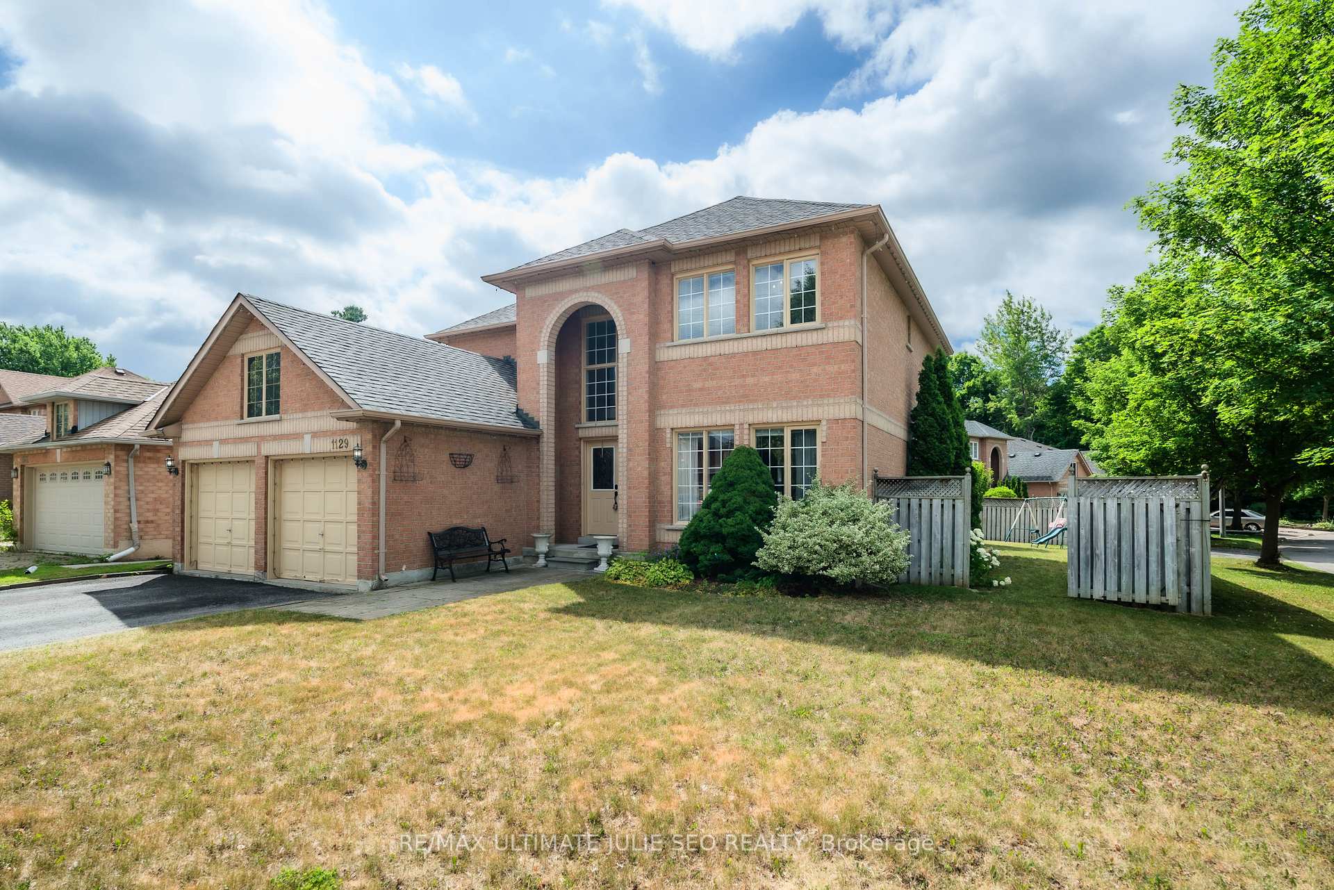 Photo 15 of 1129 Gossamer Drive, Pickering, Liverpool — HOMEH