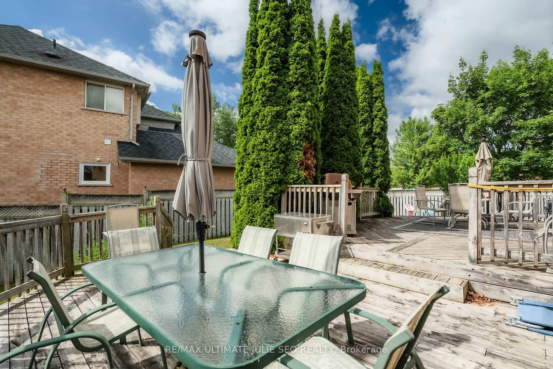 Photo 20 of 1129 Gossamer Drive, Pickering, Liverpool — HOMEH