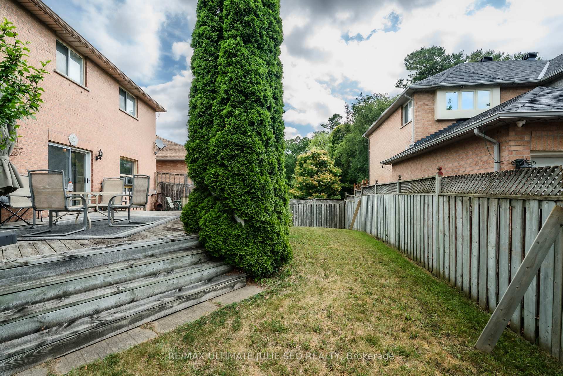 Photo 25 of 1129 Gossamer Drive, Pickering, Liverpool — HOMEH