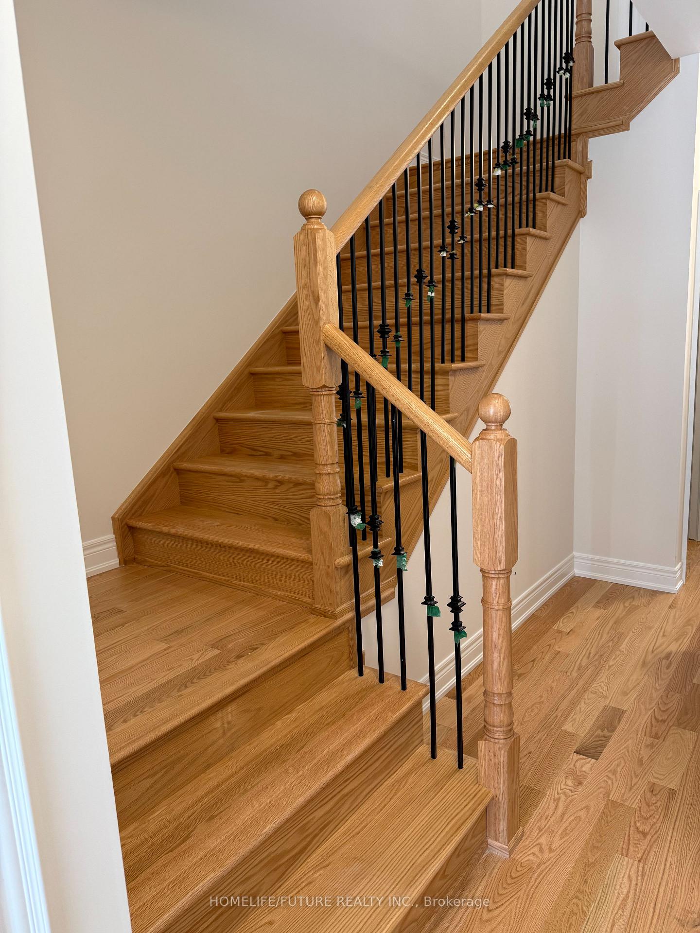 Photo 3 of 2980 Gatestone Path, Pickering, Rural Pickering — HOMEH
