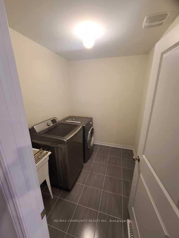 Photo 11 of 2410 Angora Street, Pickering, Rural Pickering — HOMEH