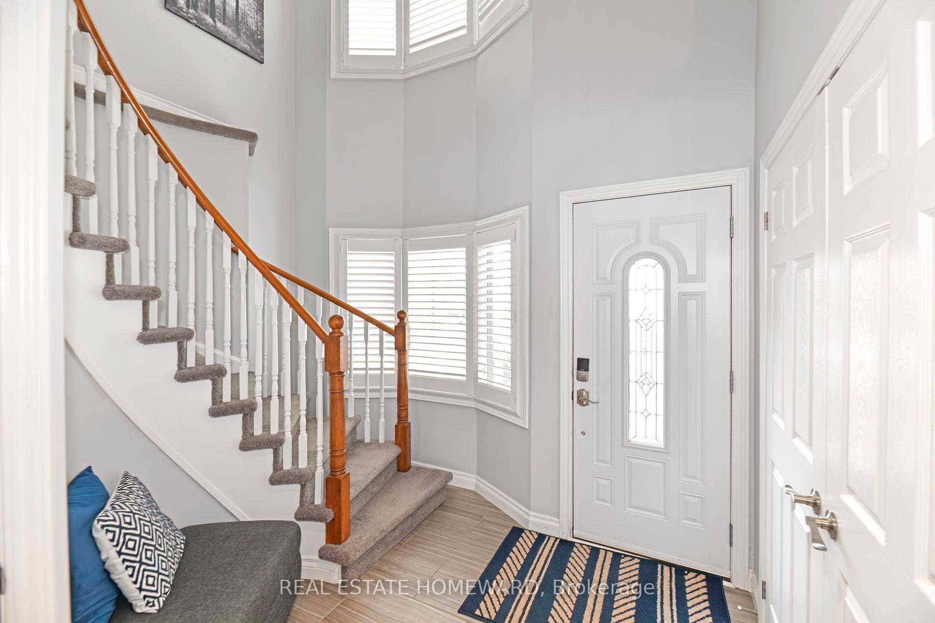 Photo 3 of 640 Chiron Crescent, Pickering, Amberlea — HOMEH