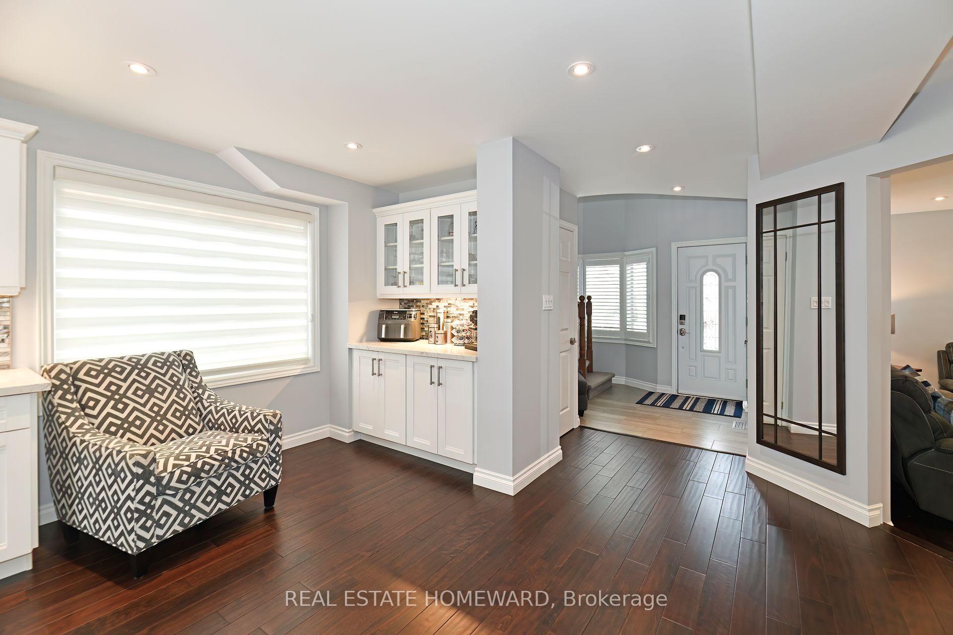 Photo 4 of 640 Chiron Crescent, Pickering, Amberlea — HOMEH