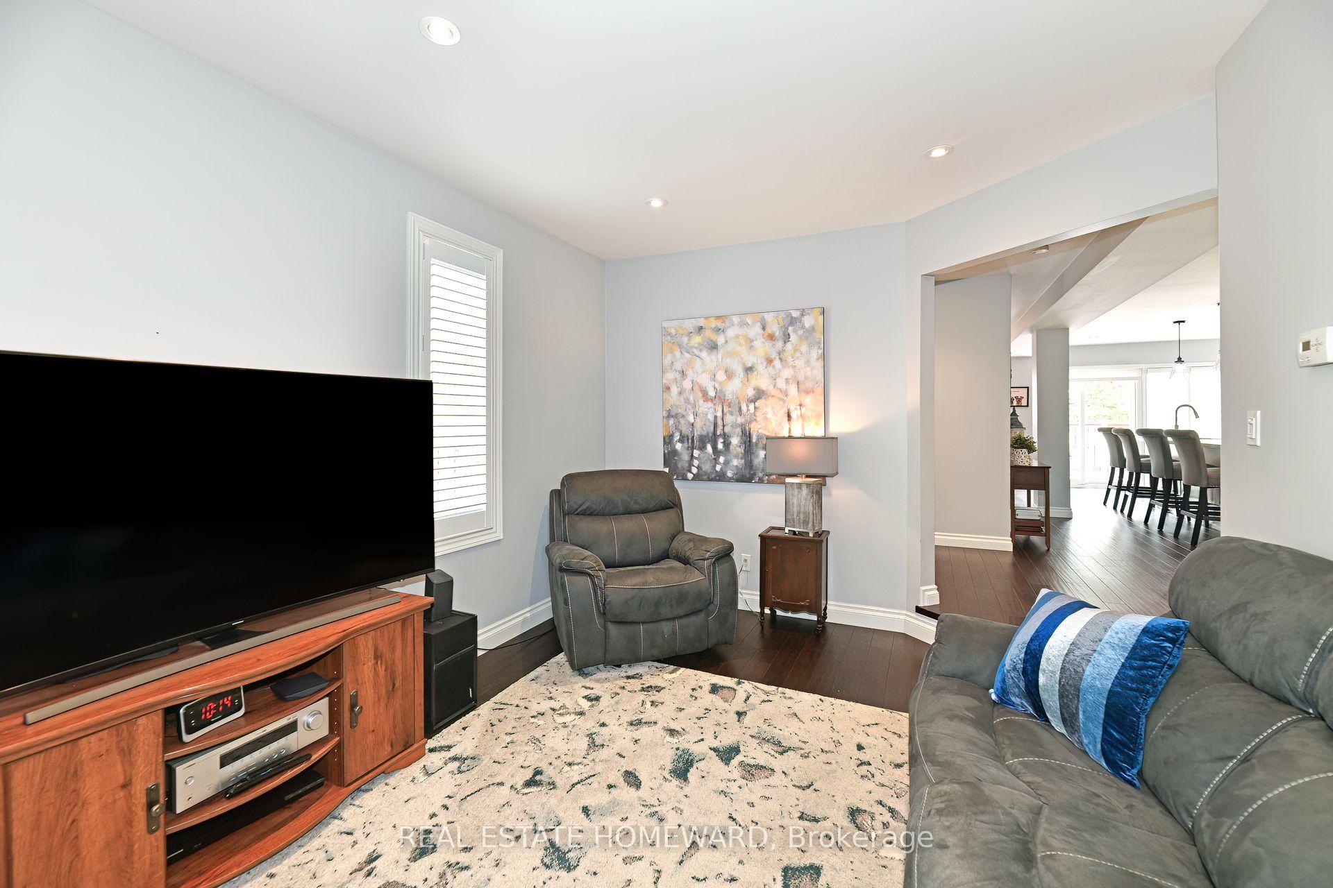 Photo 7 of 640 Chiron Crescent, Pickering, Amberlea — HOMEH