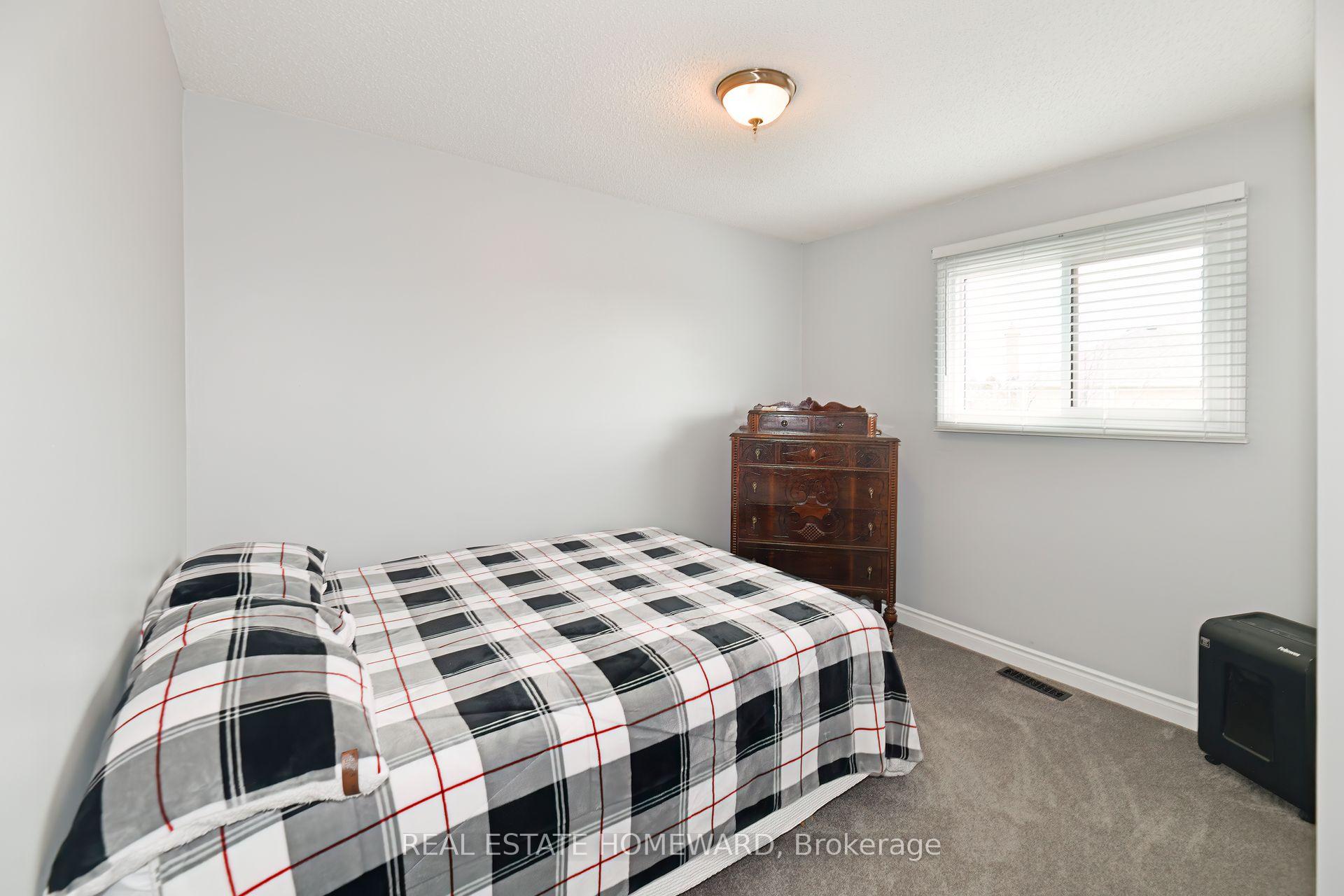 Photo 27 of 640 Chiron Crescent, Pickering, Amberlea — HOMEH