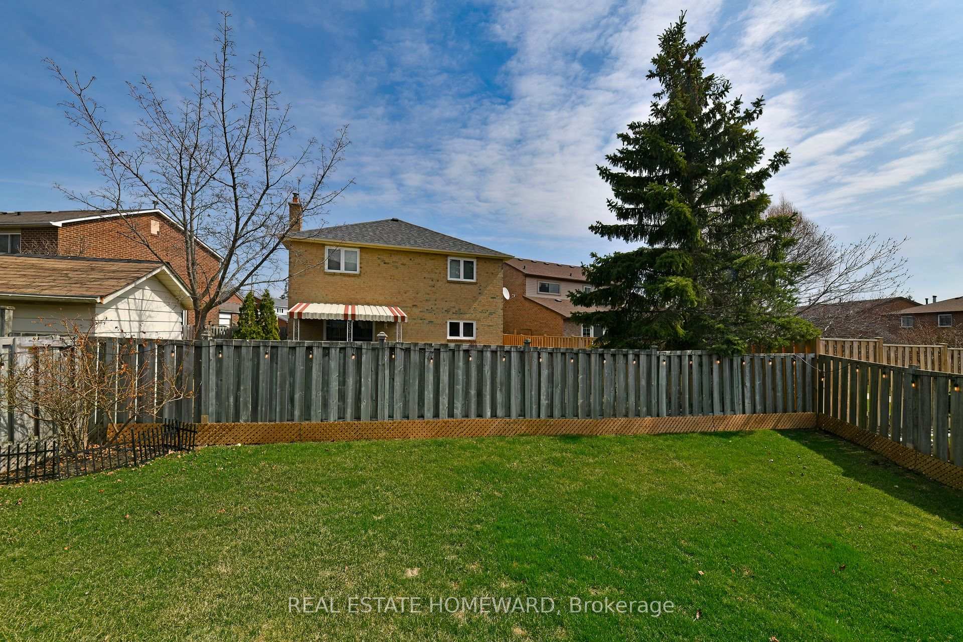 Photo 38 of 640 Chiron Crescent, Pickering, Amberlea — HOMEH