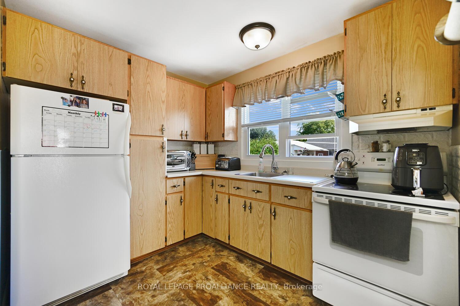 Photo 5 of 948 Montgomery Road, Prescott — HOMEH
