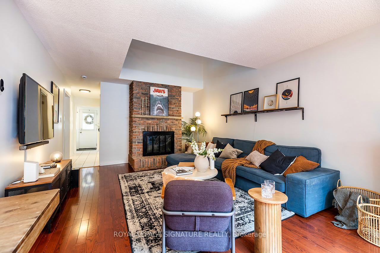 Photo 6 of 1742 Listowell Crescent, Pickering, Liverpool — HOMEH