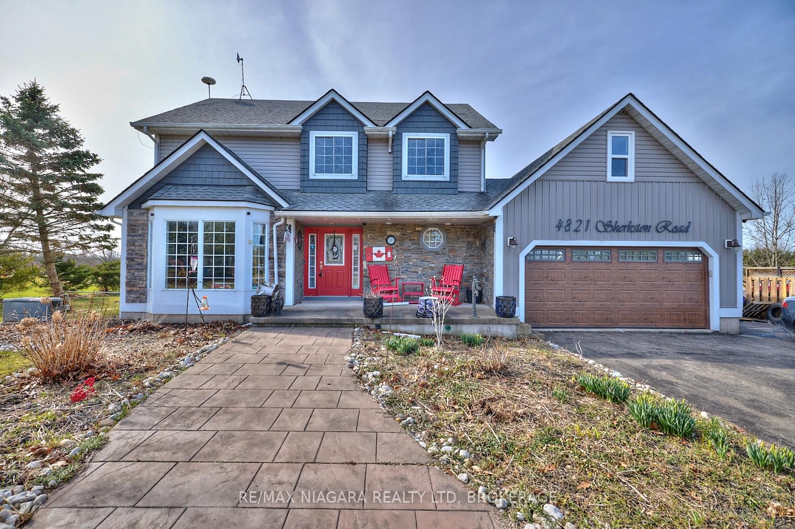 Front of 4821 Sherkston Road