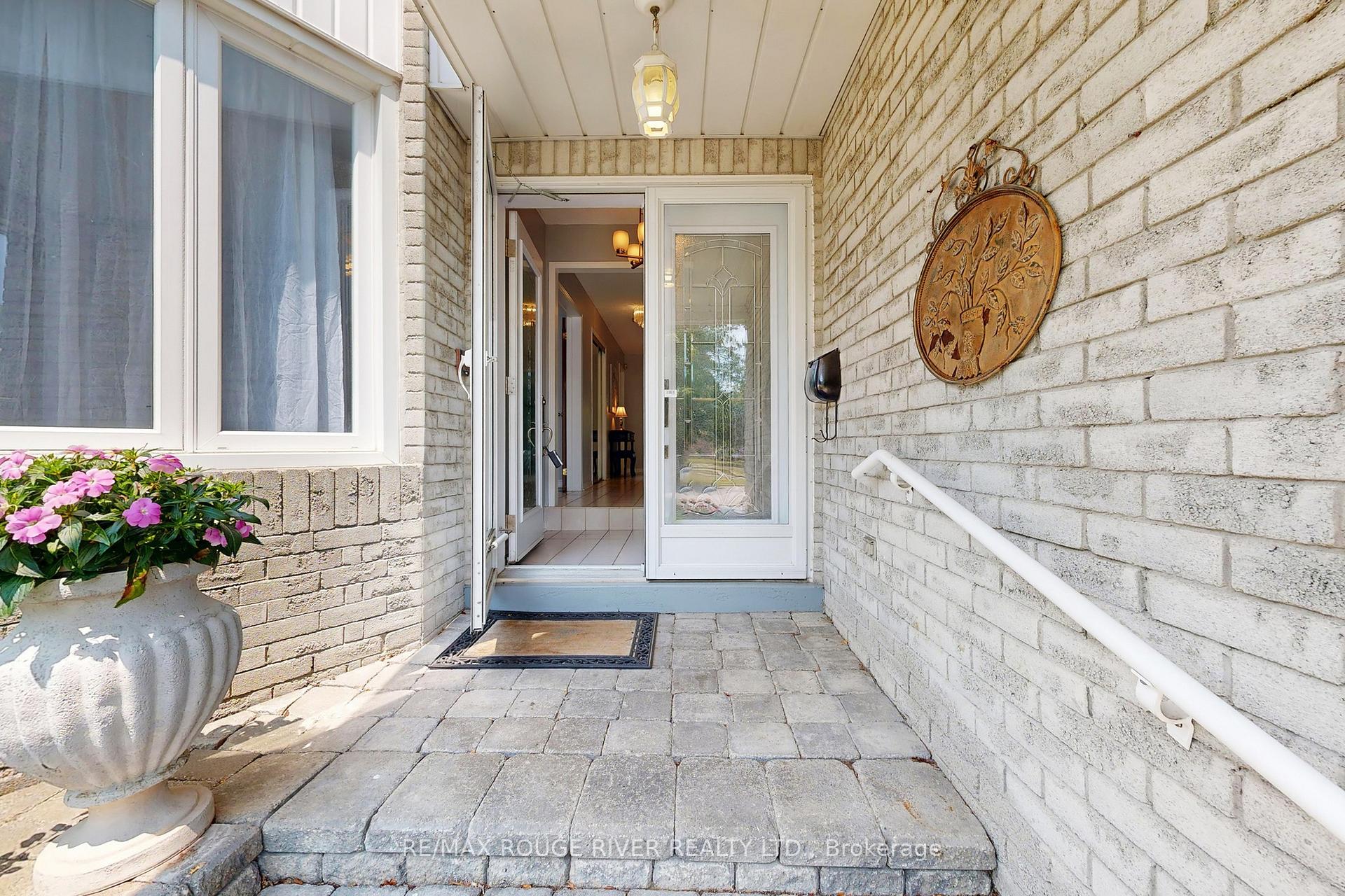 Photo 6 of 1044 Rambleberry Avenue, Pickering, Liverpool — HOMEH