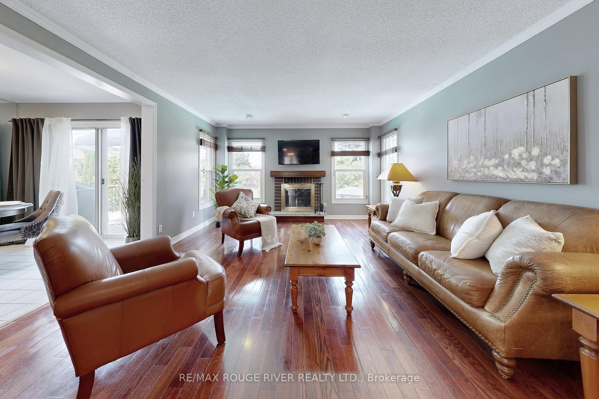 Photo 11 of 1044 Rambleberry Avenue, Pickering, Liverpool — HOMEH