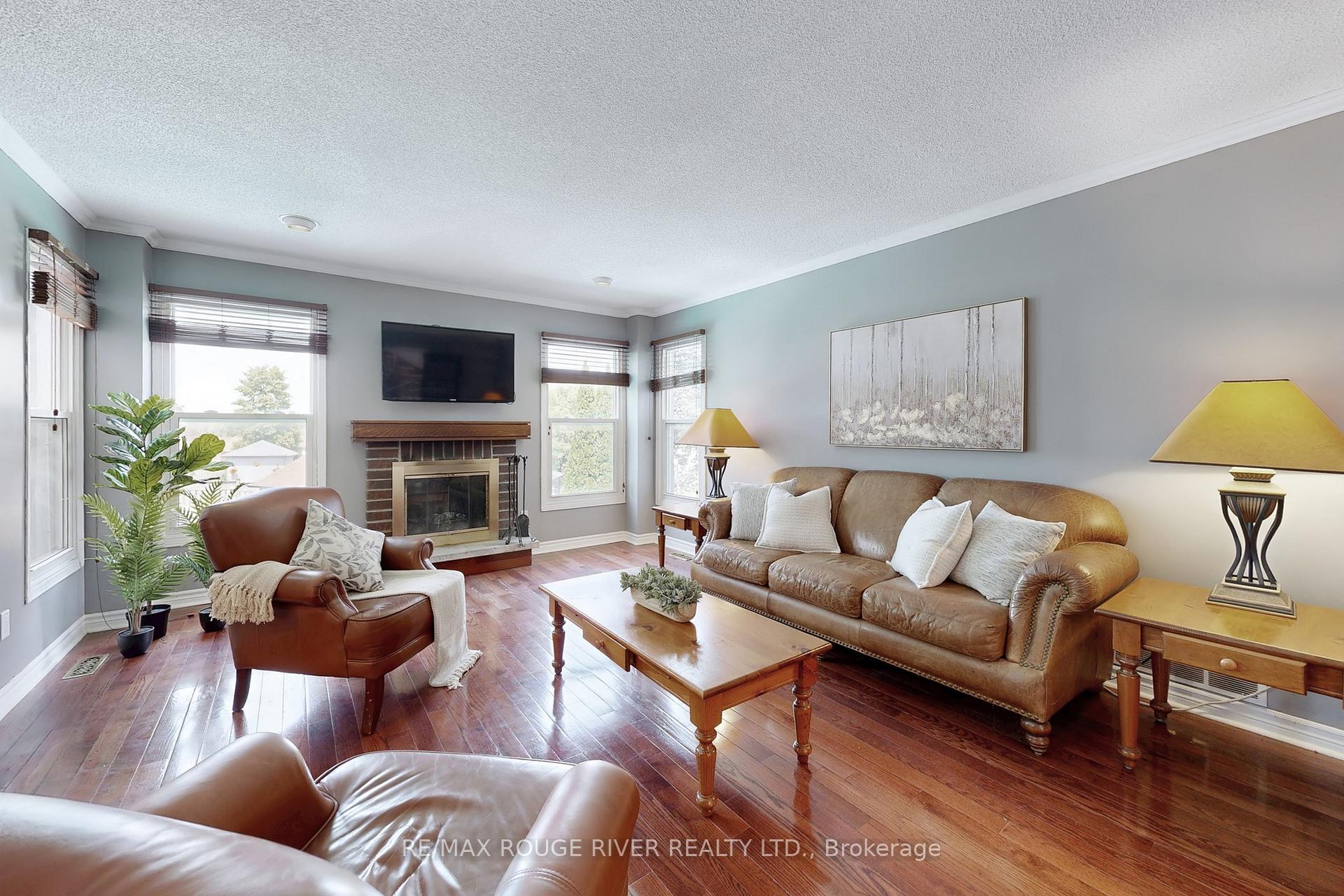Photo 12 of 1044 Rambleberry Avenue, Pickering, Liverpool — HOMEH