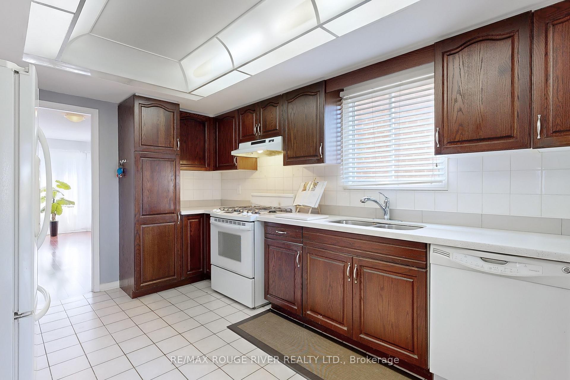 Photo 18 of 1044 Rambleberry Avenue, Pickering, Liverpool — HOMEH