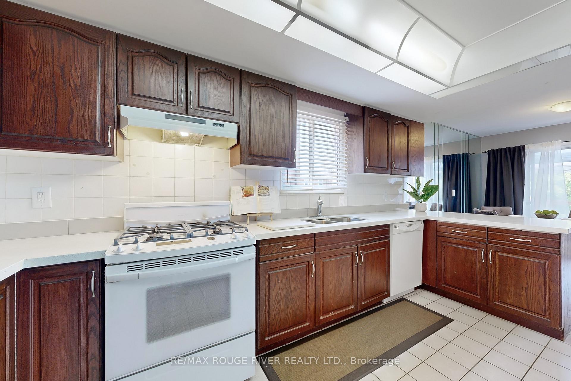 Photo 19 of 1044 Rambleberry Avenue, Pickering, Liverpool — HOMEH