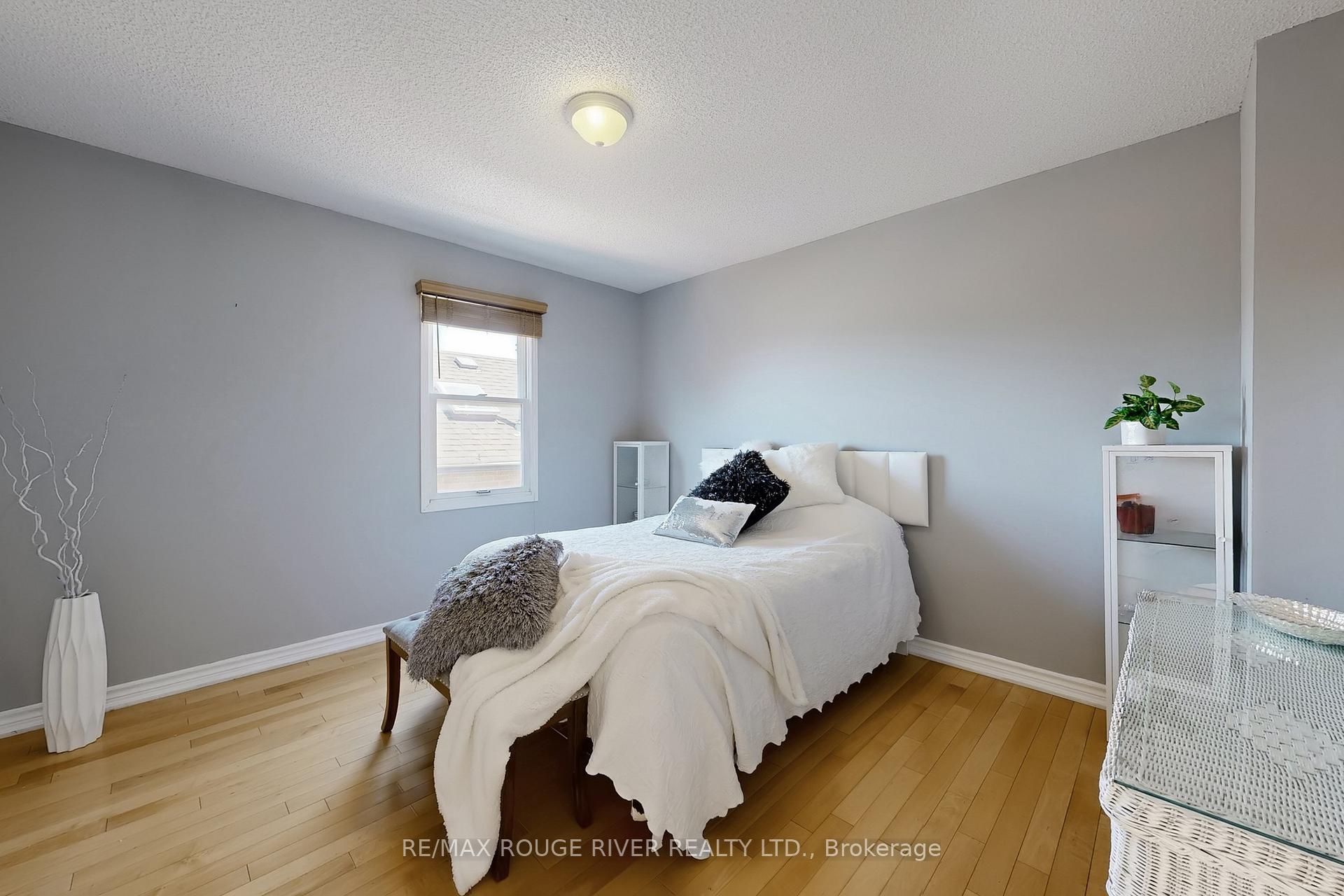 Photo 33 of 1044 Rambleberry Avenue, Pickering, Liverpool — HOMEH