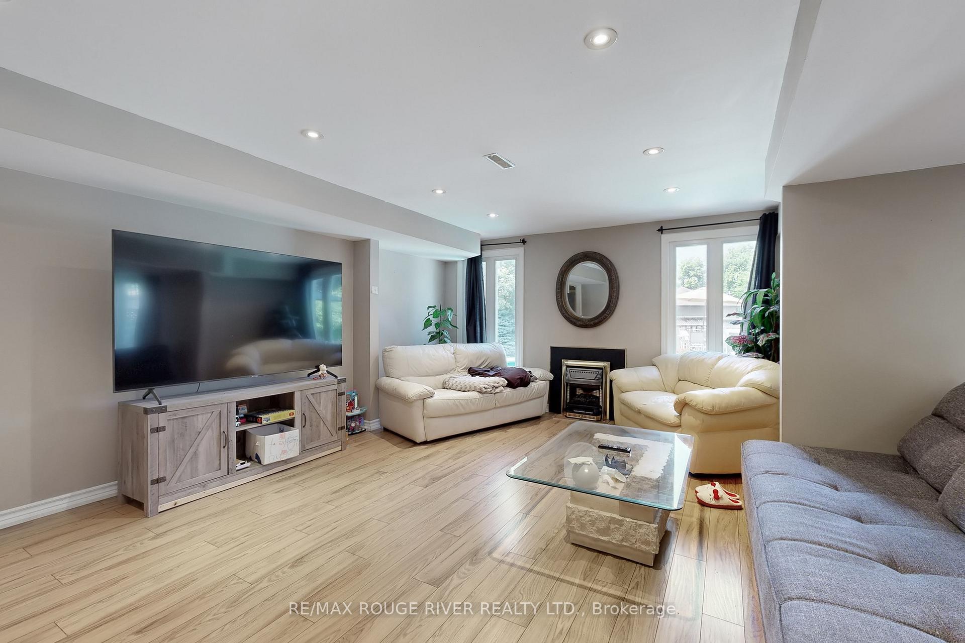 Photo 35 of 1044 Rambleberry Avenue, Pickering, Liverpool — HOMEH