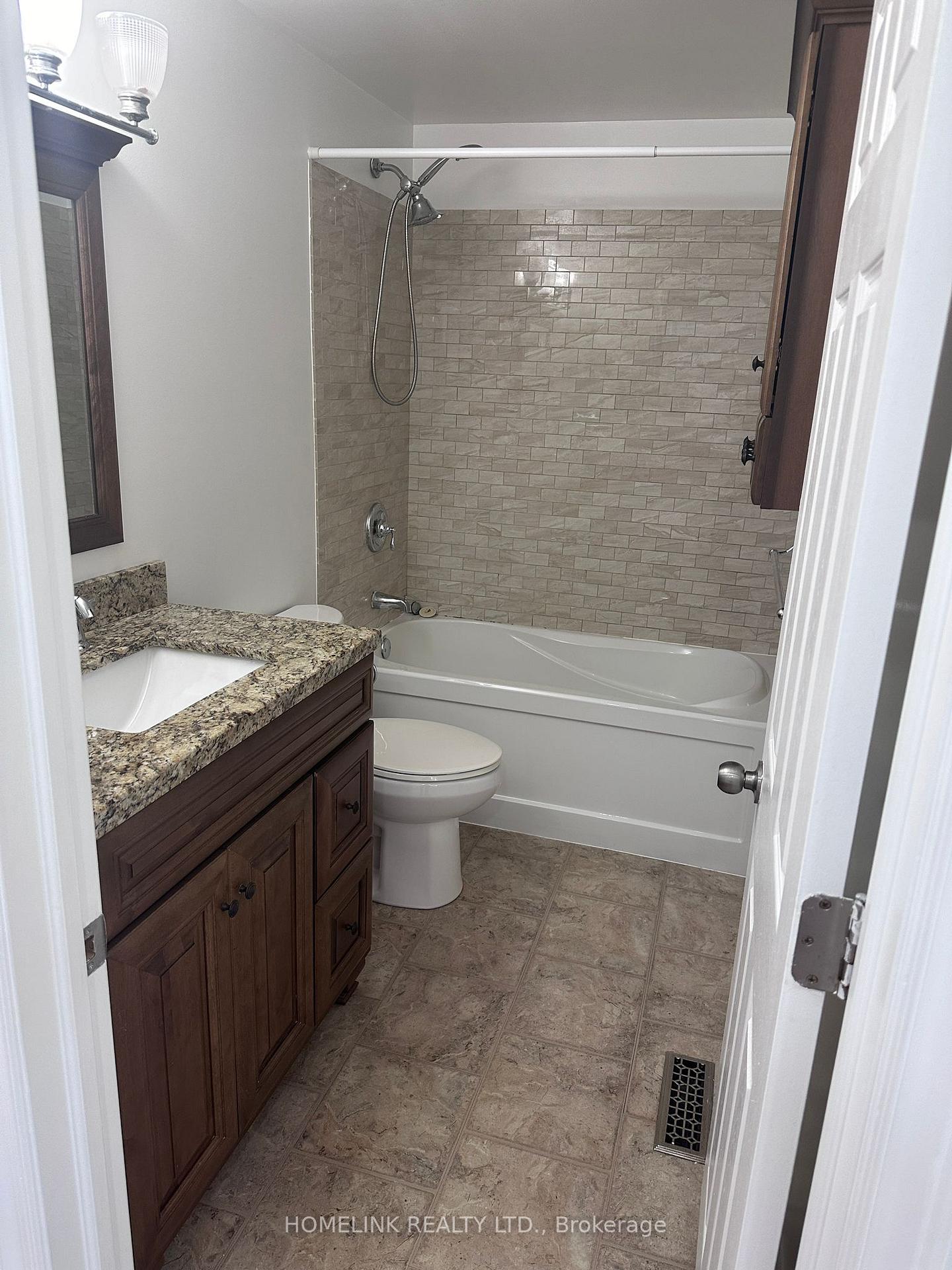 Photo 11 of 330 Ormond Drive, Oshawa, Samac — HOMEH