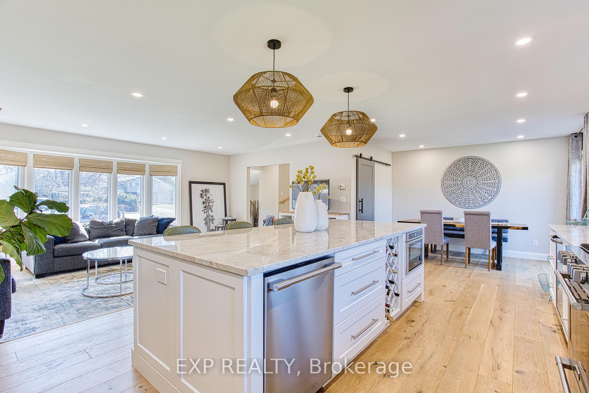 Photo 2 of 4445 Pinedale Drive, Niagara Falls, Morrison — HOMEH