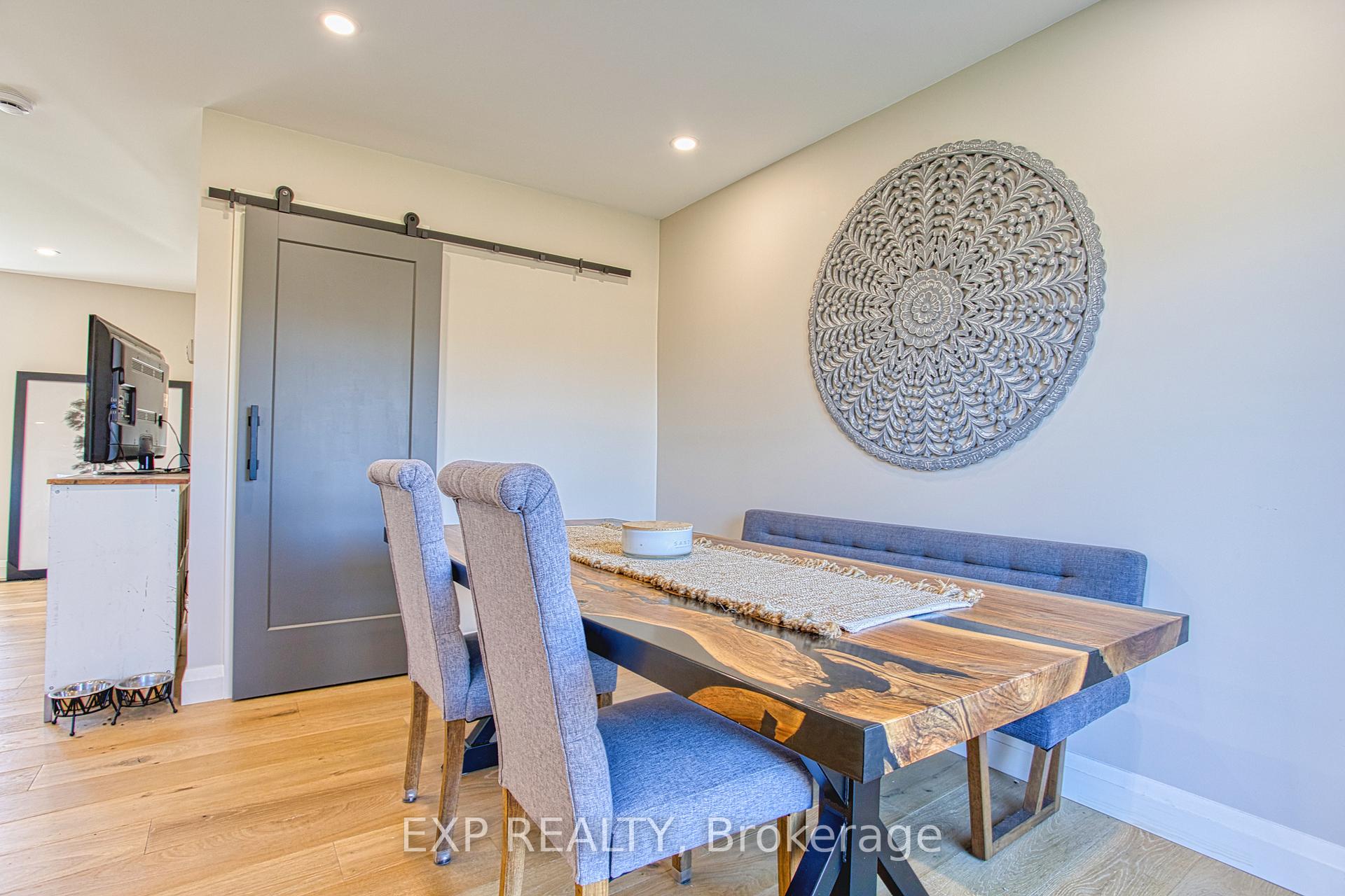 Photo 4 of 4445 Pinedale Drive, Niagara Falls, Morrison — HOMEH