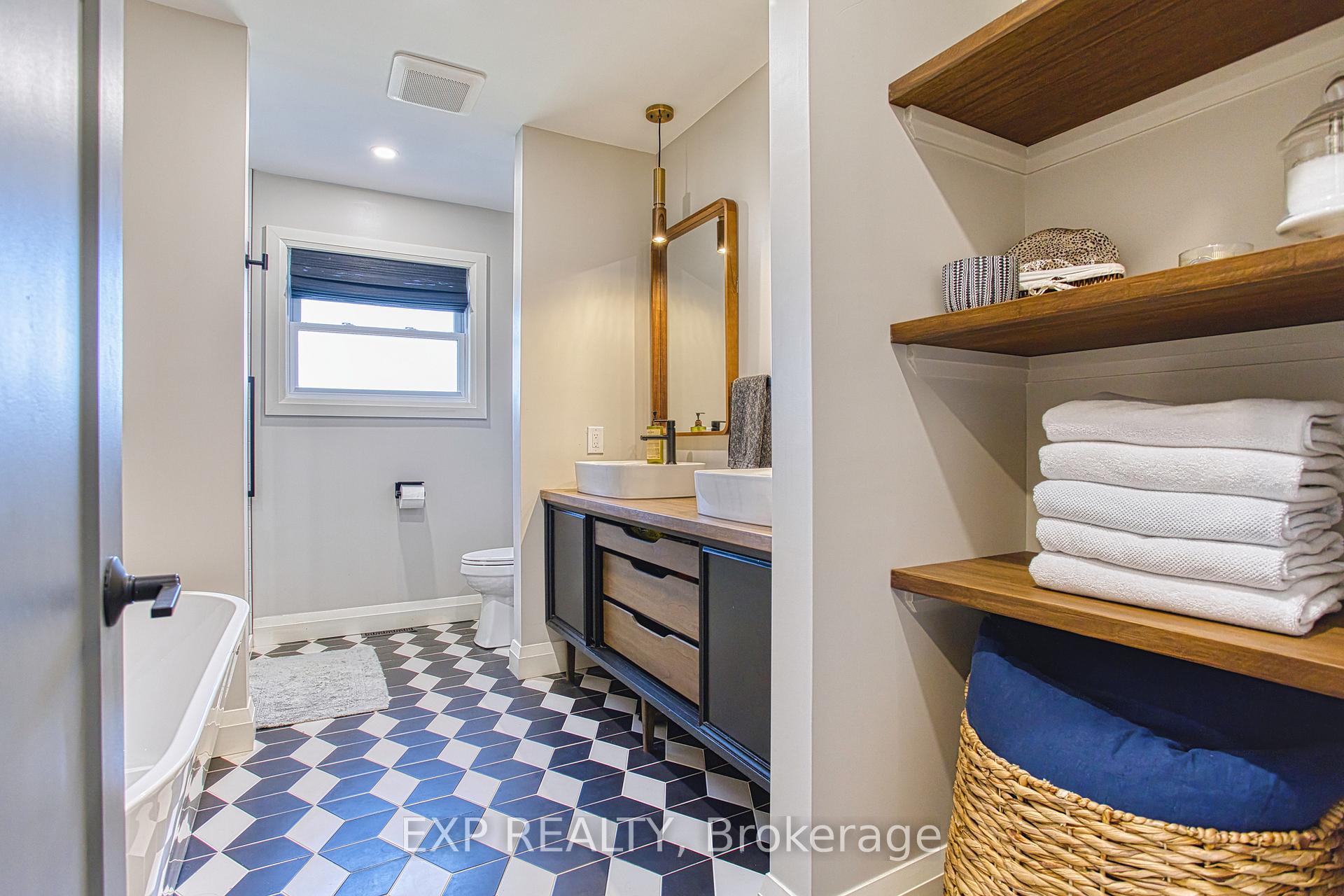Photo 6 of 4445 Pinedale Drive, Niagara Falls, Morrison — HOMEH