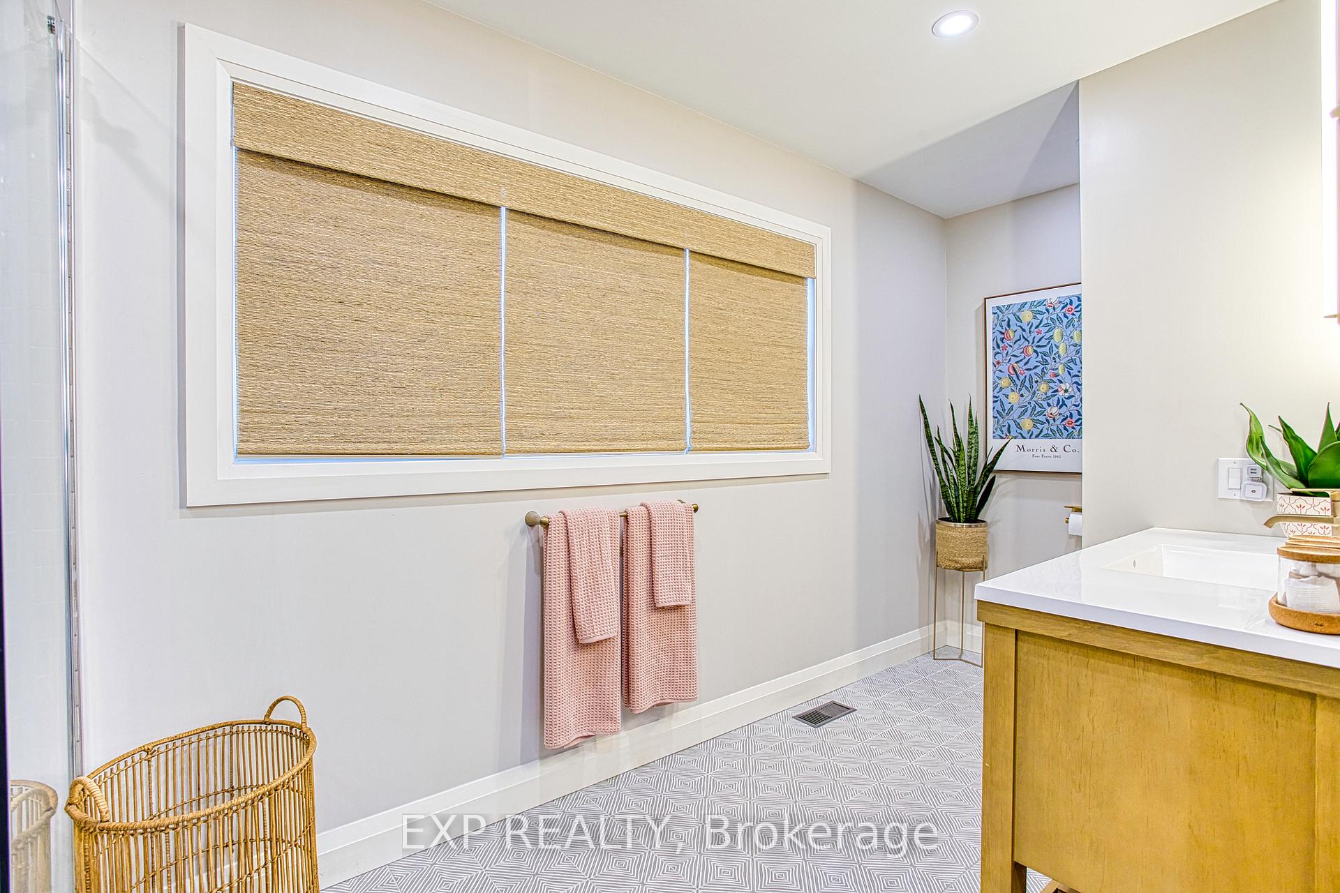 Photo 17 of 4445 Pinedale Drive, Niagara Falls, Morrison — HOMEH