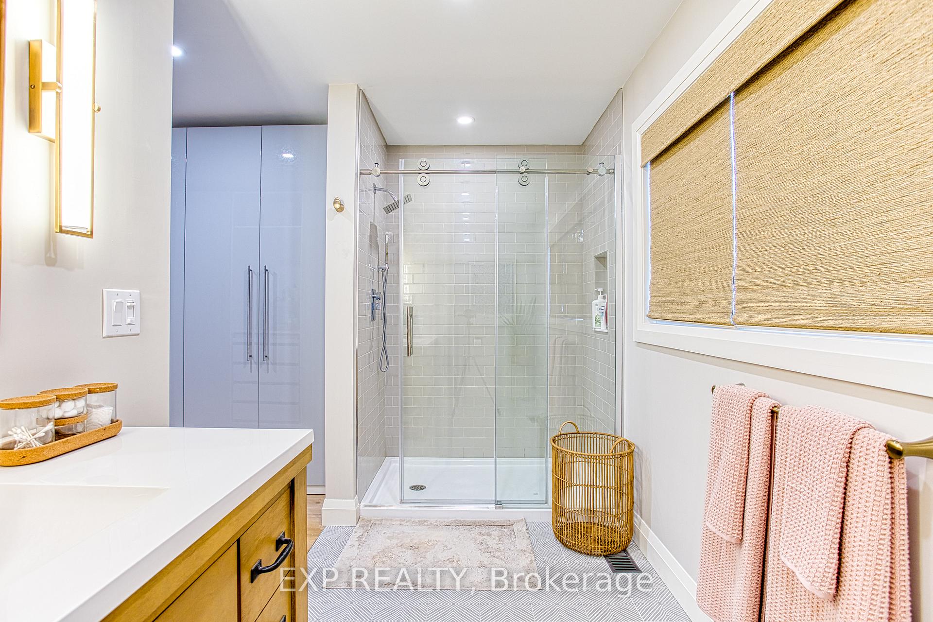 Photo 19 of 4445 Pinedale Drive, Niagara Falls, Morrison — HOMEH