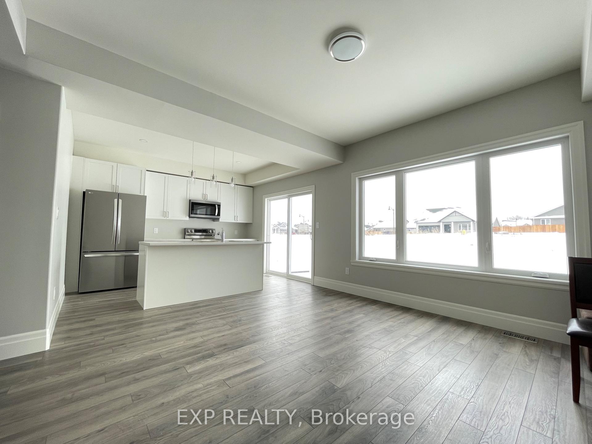 Photo 2 of 76 Campbell Crescent, Prince Edward County, South Marysburg Ward — HOMEH