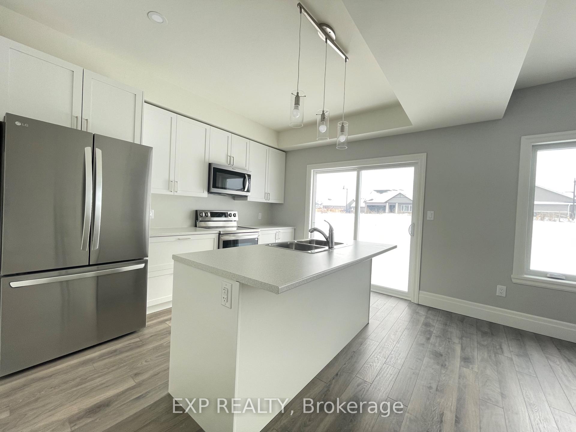 Photo 4 of 76 Campbell Crescent, Prince Edward County, South Marysburg Ward — HOMEH