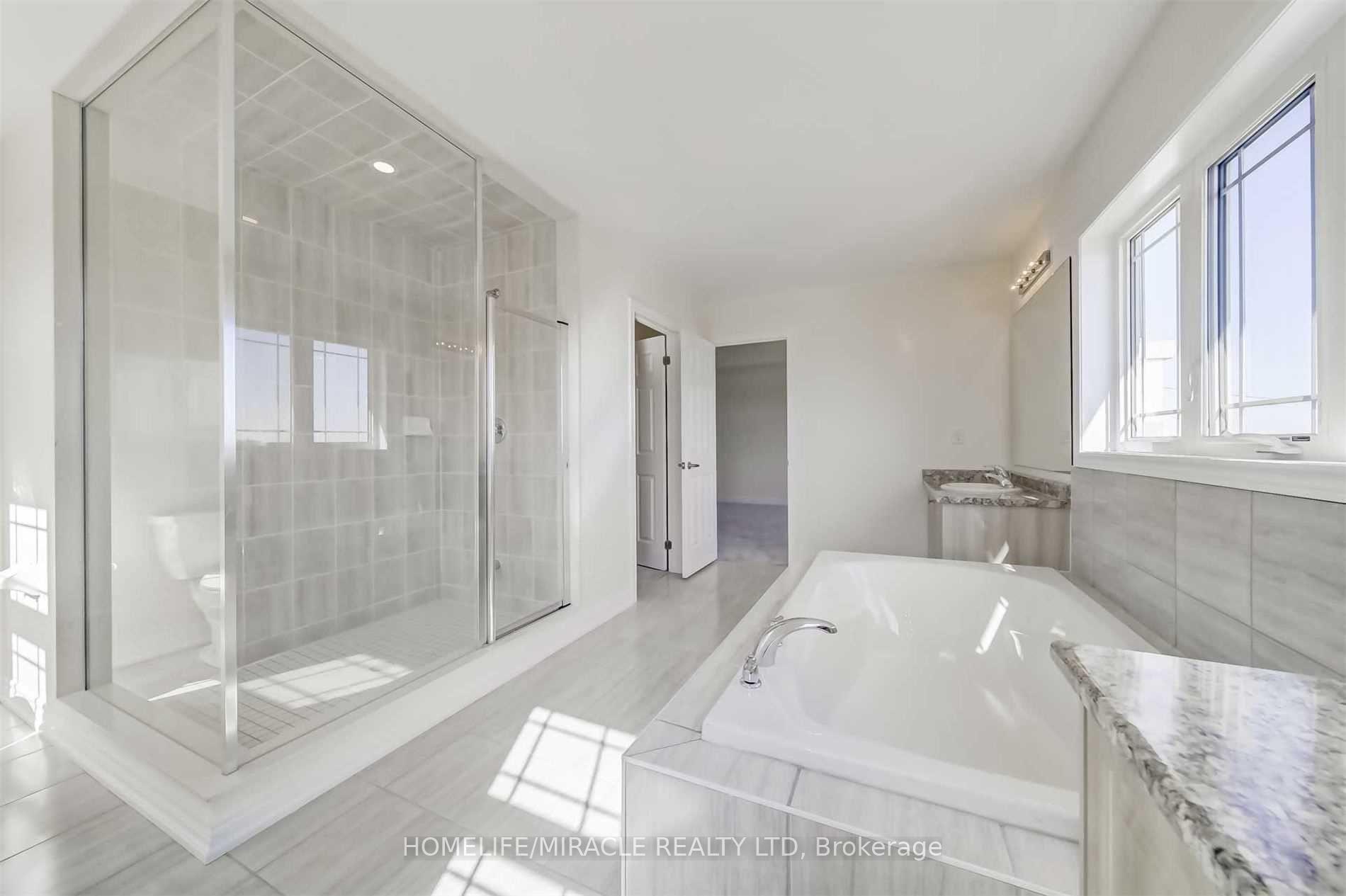Photo 14 of 2437 Hibiscus Drive, Pickering, Rural Pickering — HOMEH