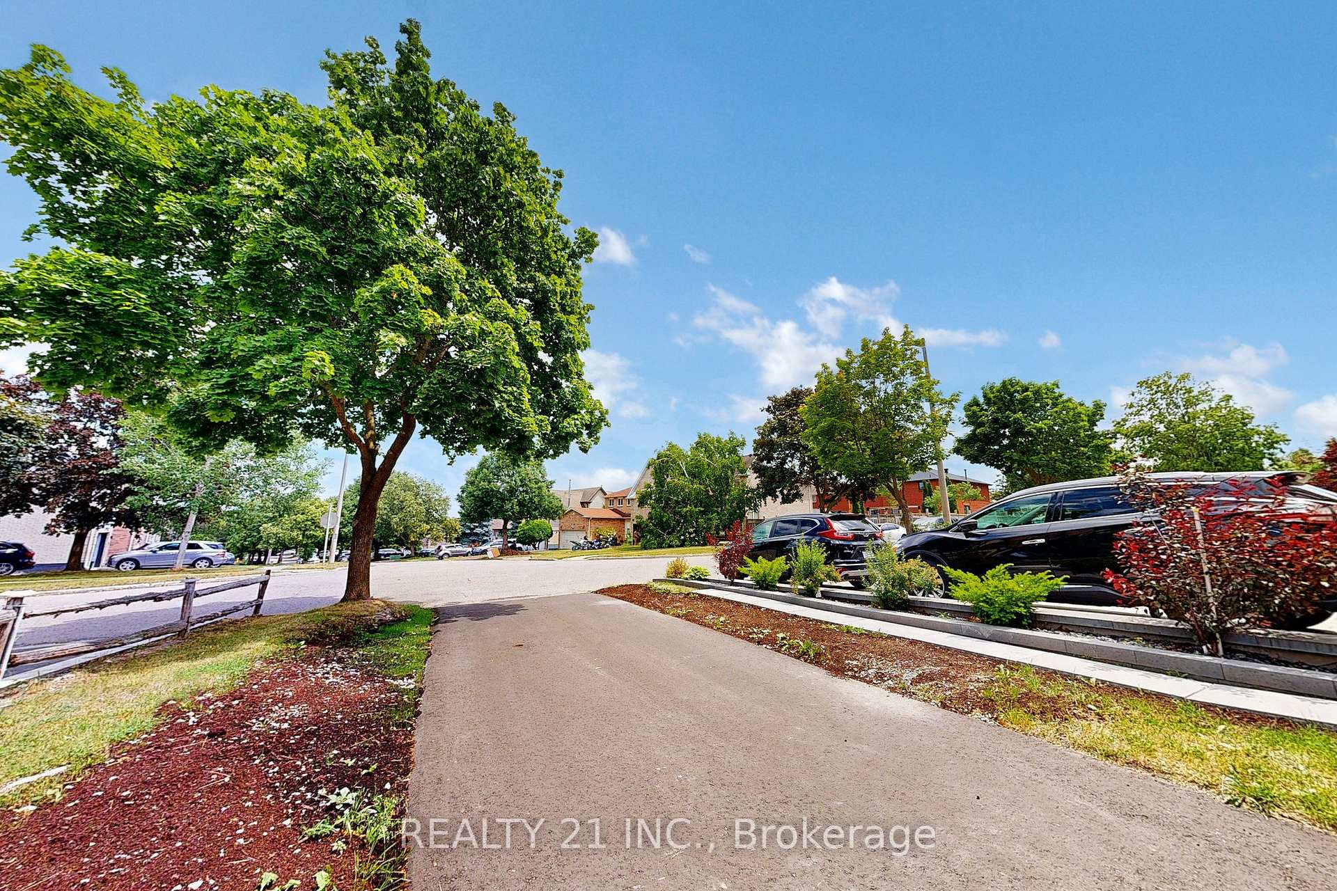 Photo 4 of 2110 Duberry Drive, Pickering, Brock Ridge — HOMEH