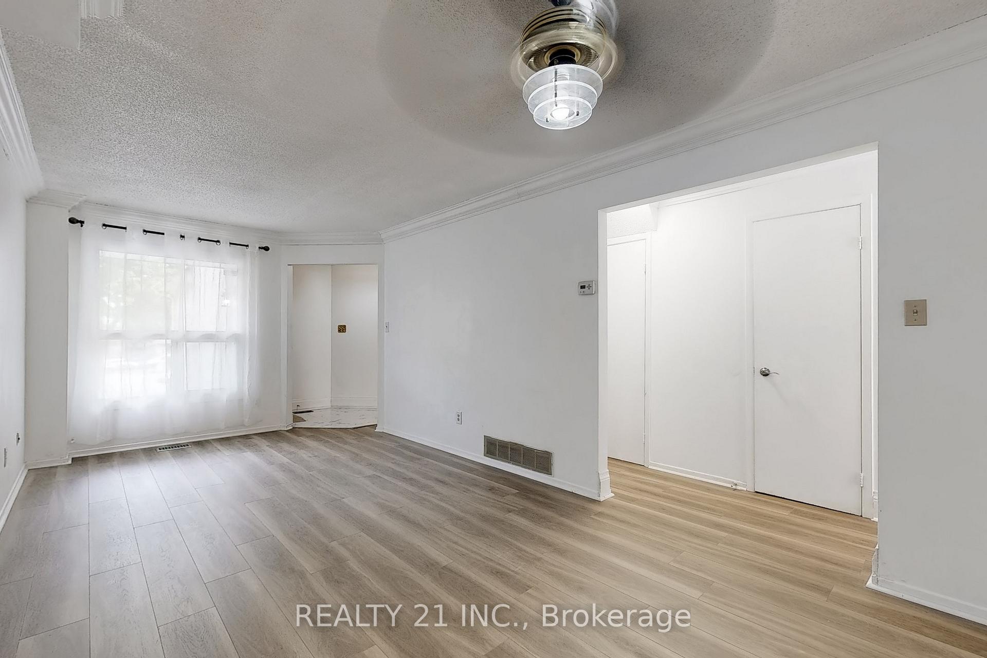 Photo 6 of 2110 Duberry Drive, Pickering, Brock Ridge — HOMEH