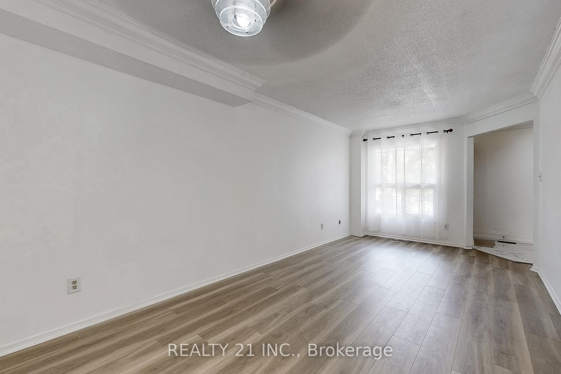 Photo 8 of 2110 Duberry Drive, Pickering, Brock Ridge — HOMEH