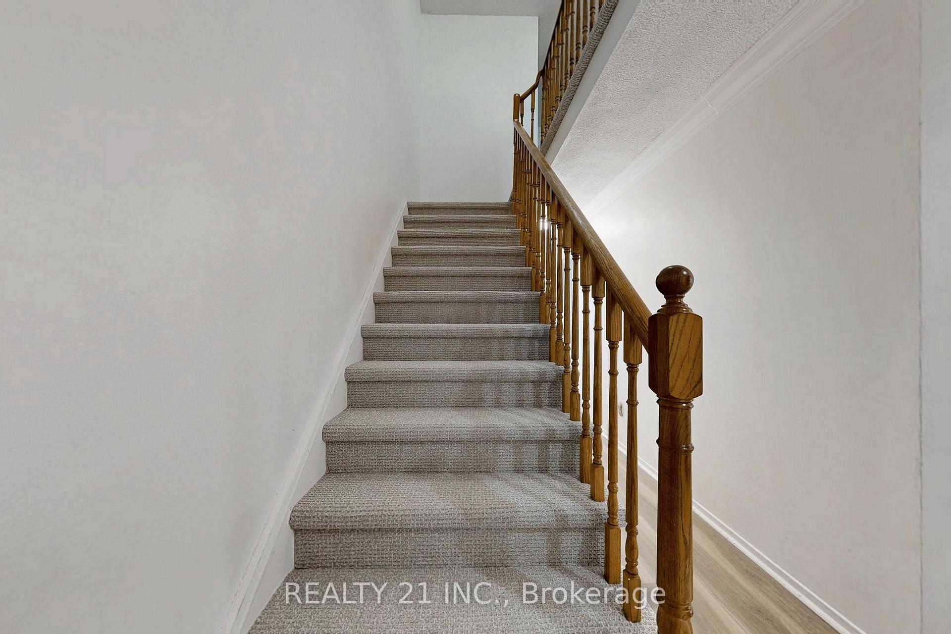 Photo 19 of 2110 Duberry Drive, Pickering, Brock Ridge — HOMEH
