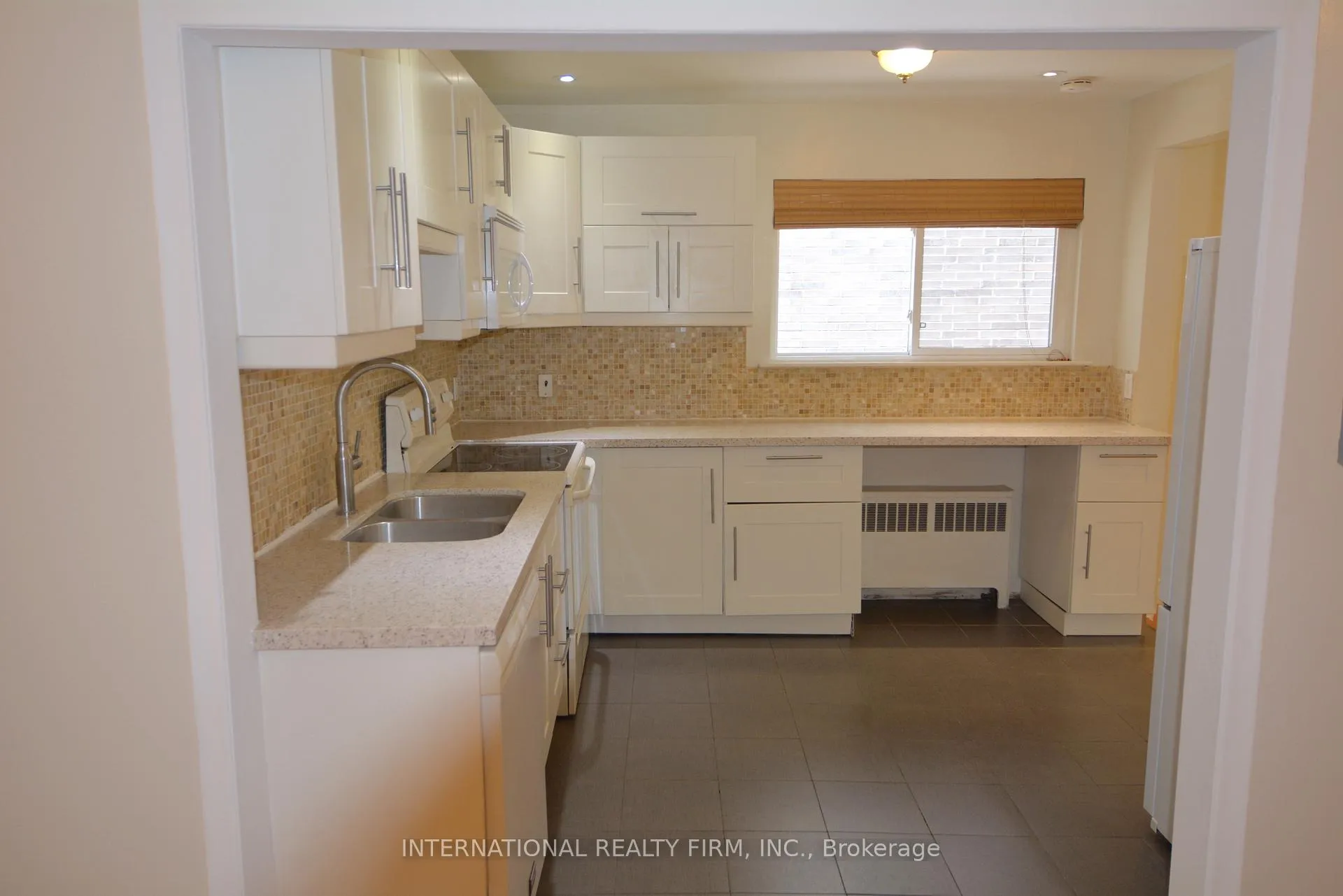 Photo 9 of Unit Main, 277 Glenforest Road, Toronto, Lawrence Park North — HOMEH