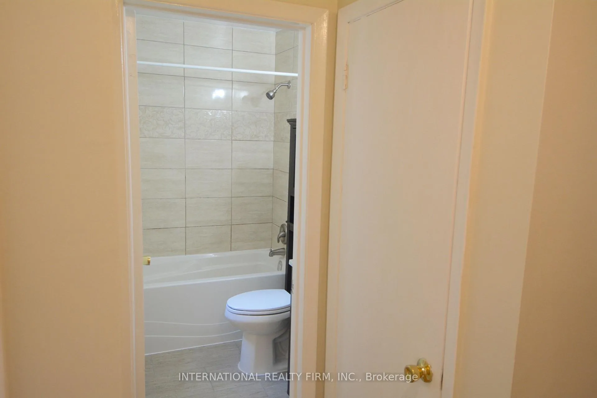 Photo 16 of Unit Main, 277 Glenforest Road, Toronto, Lawrence Park North — HOMEH