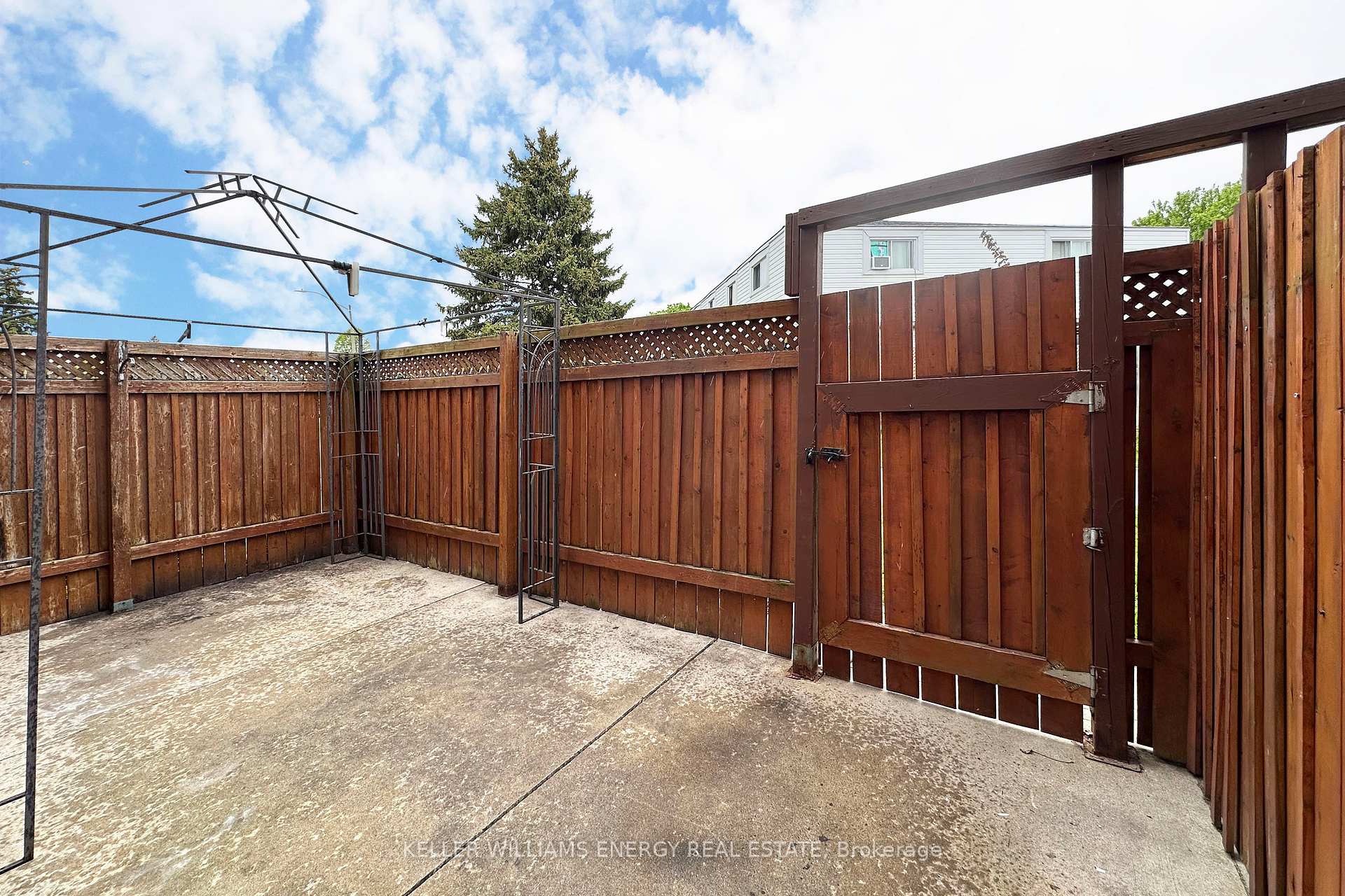 Photo 4 of 743 Cypress Avenue, Oshawa, Donevan — HOMEH