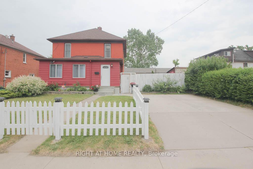 Photo 2 of 4472 Second Avenue, Niagara Falls, Downtown — HOMEH