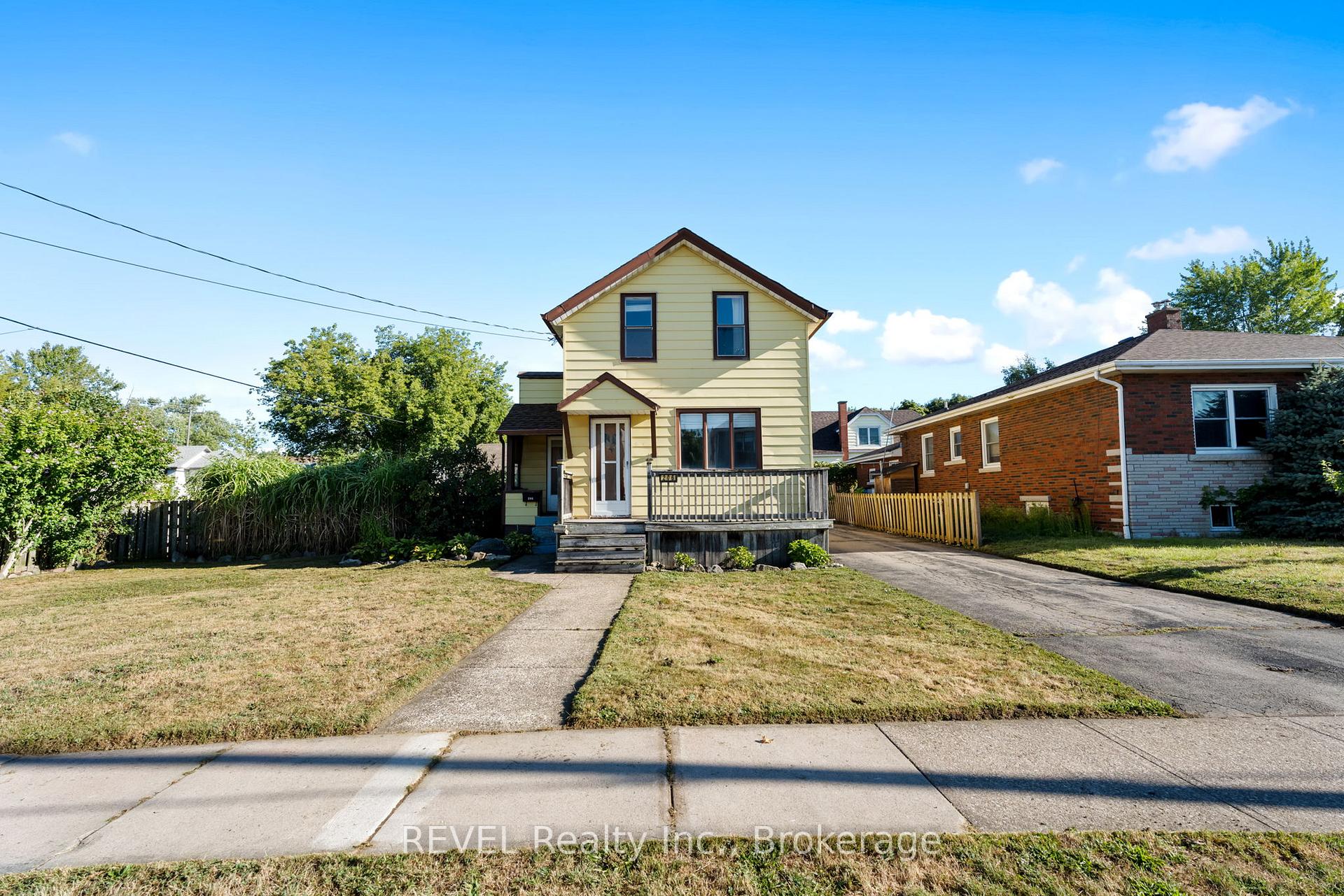Photo 2 of 206 Bell Street, Port Colborne, Killaly East — HOMEH