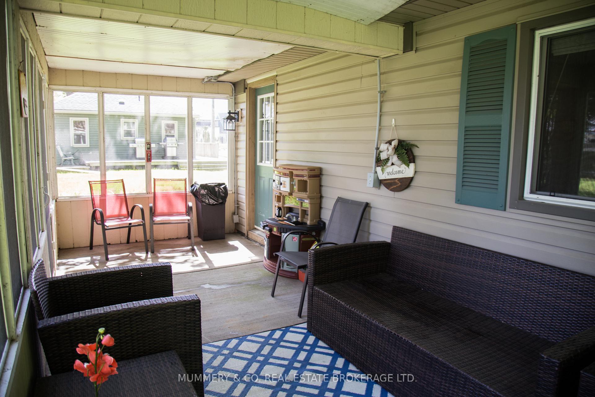 Photo 10 of 4 Lochmore Avenue, Brant, Brantford Twp — HOMEH