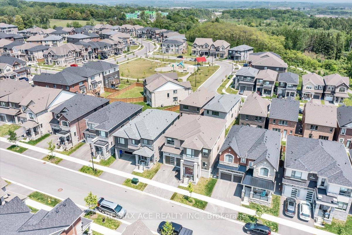 Photo 3 of 3033 Hollyberry Trail, Pickering, Rural Pickering — HOMEH