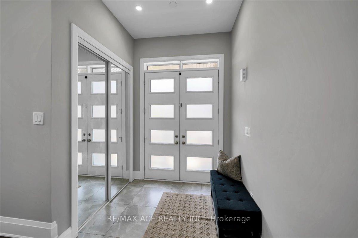 Photo 4 of 3033 Hollyberry Trail, Pickering, Rural Pickering — HOMEH