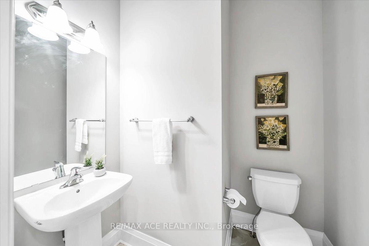 Photo 21 of 3033 Hollyberry Trail, Pickering, Rural Pickering — HOMEH