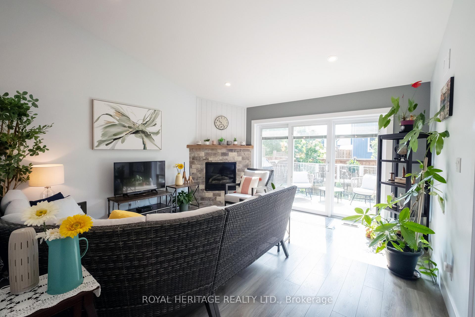 Photo 4 of 23 Farrington Crescent, Prince Edward County, Picton Ward — HOMEH