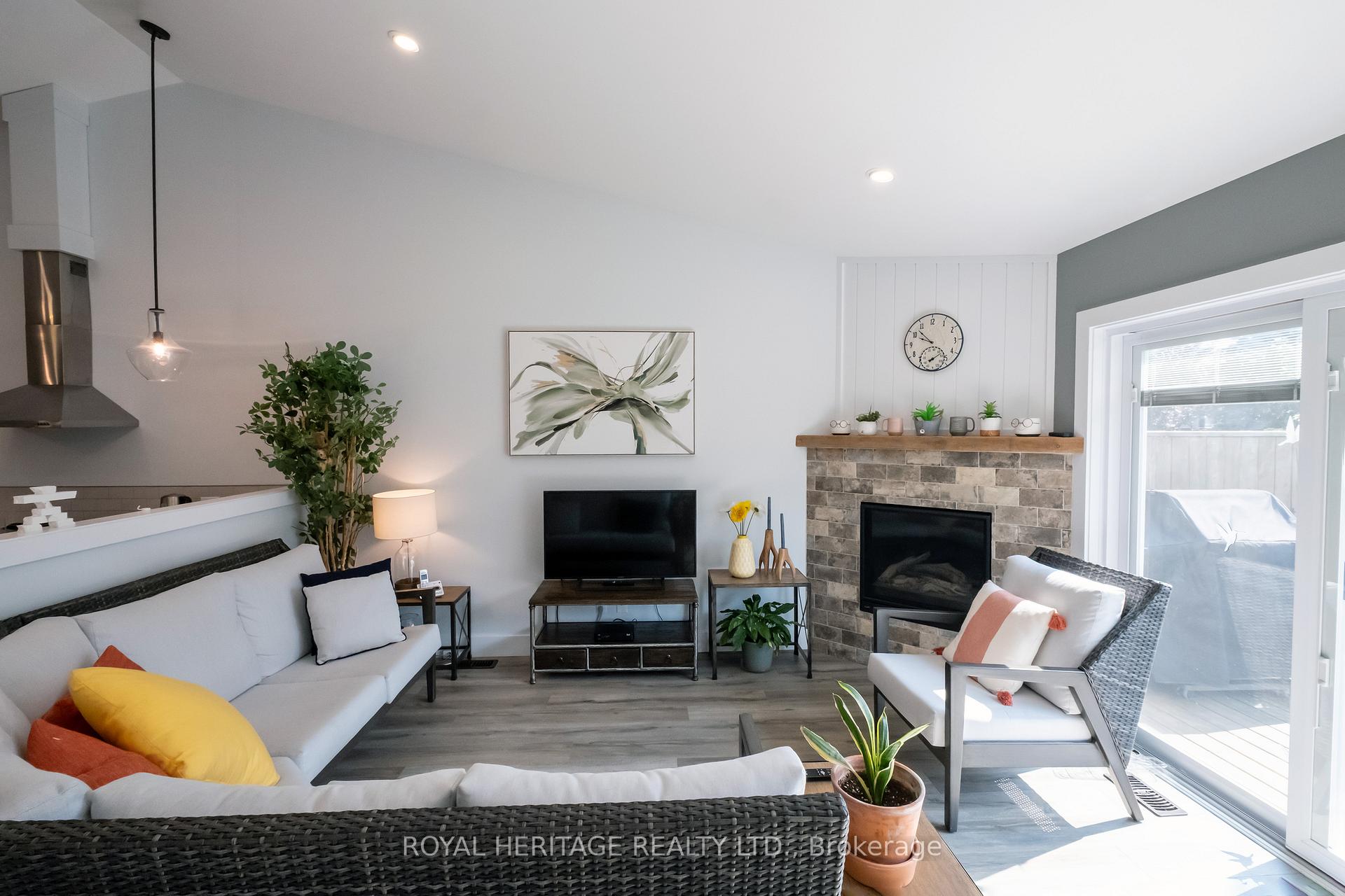 Photo 12 of 23 Farrington Crescent, Prince Edward County, Picton Ward — HOMEH