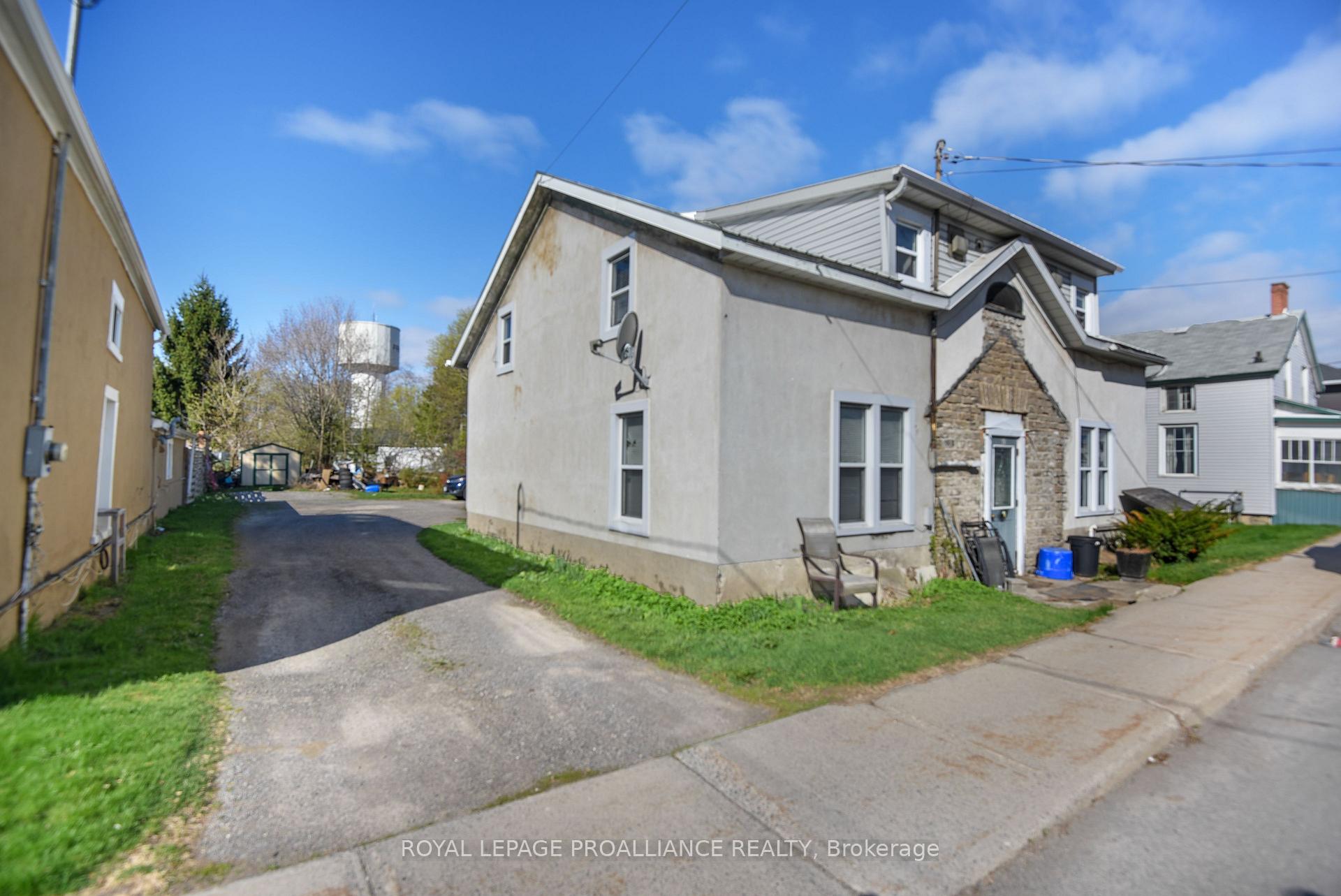 Photo 3 of 651 Edward Street, Prescott — HOMEH