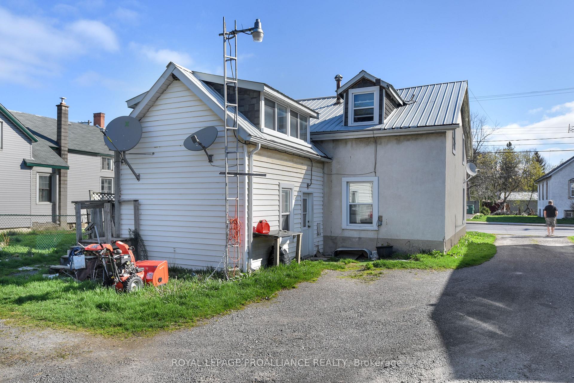 Photo 4 of 651 Edward Street, Prescott — HOMEH