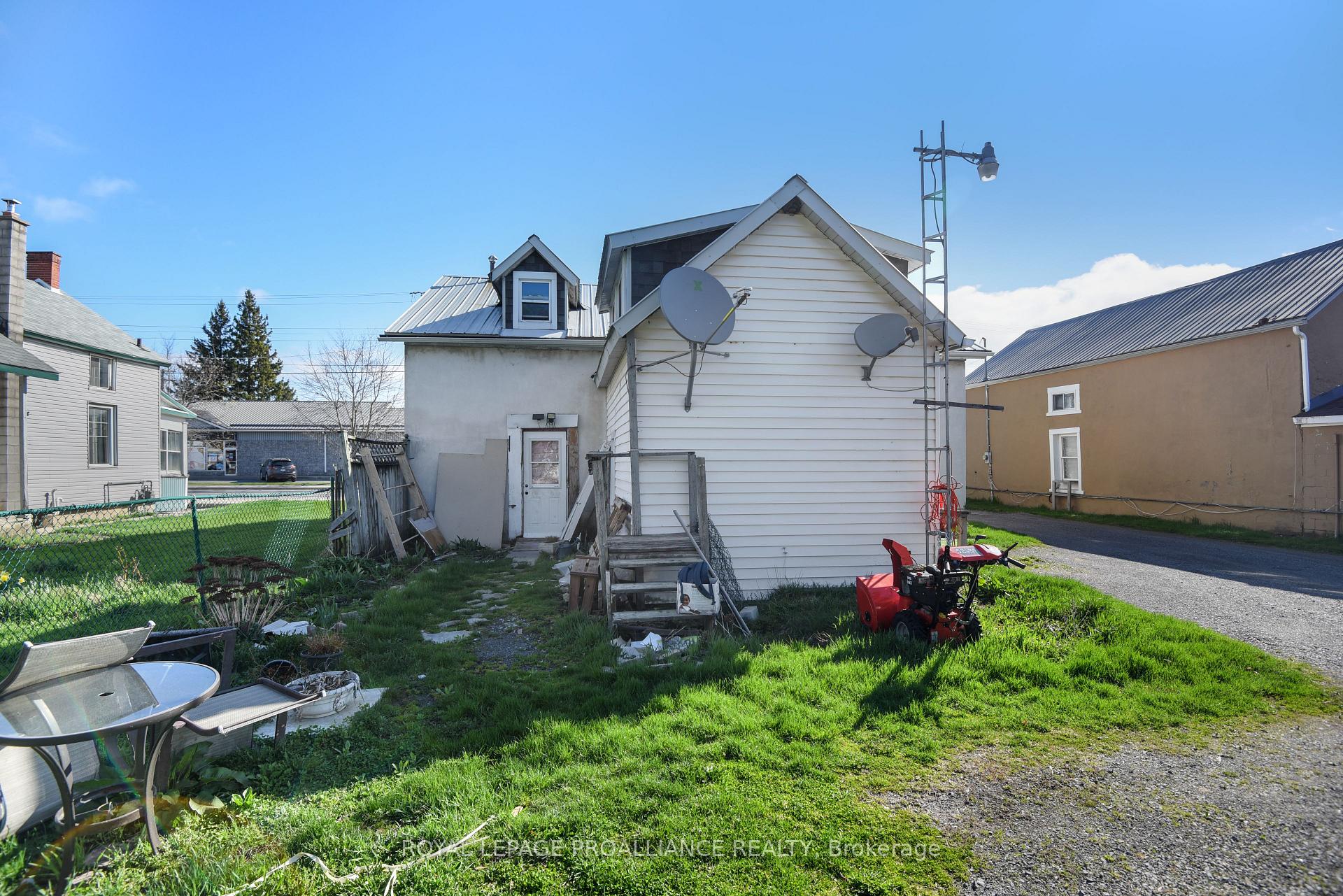 Photo 6 of 651 Edward Street, Prescott — HOMEH