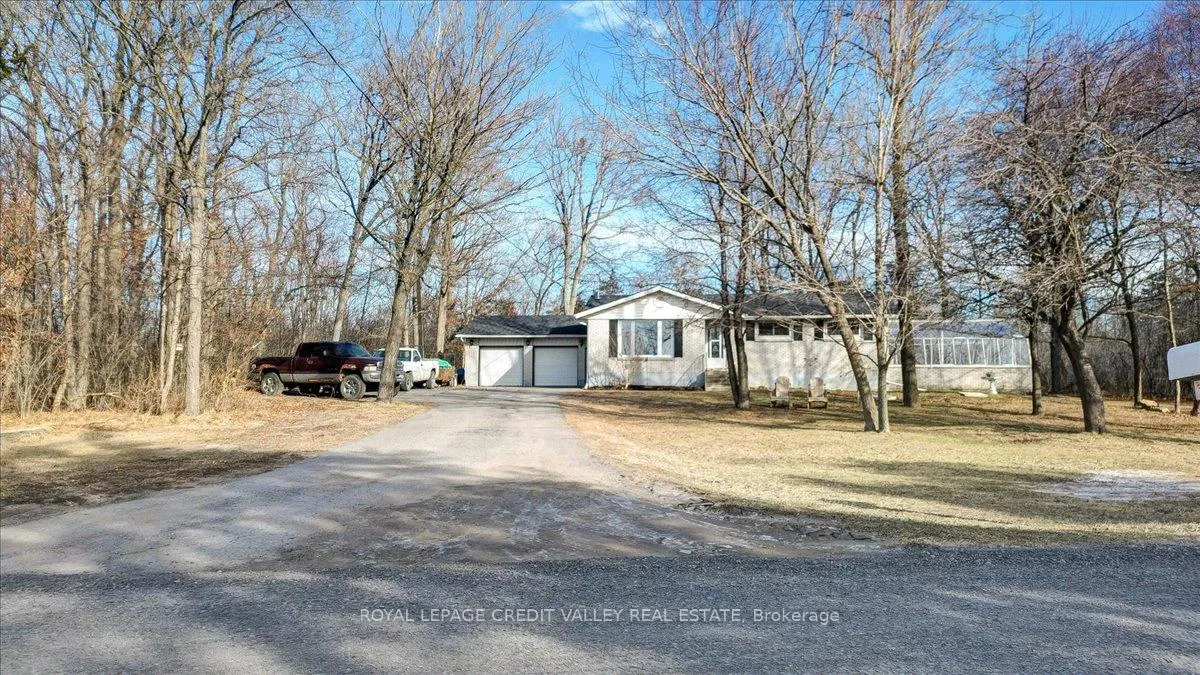 Photo 1 of 170 Crofton Road N, Prince Edward County, Sophiasburg Ward — HOMEH
