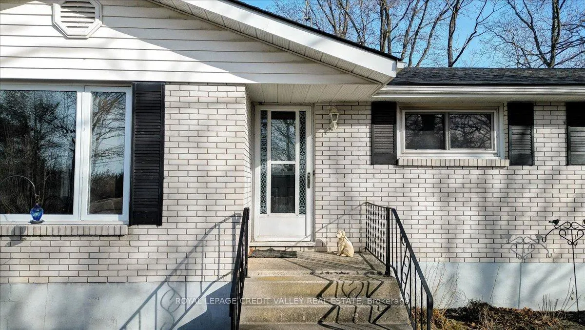 Photo 4 of 170 Crofton Road N, Prince Edward County, Sophiasburg Ward — HOMEH